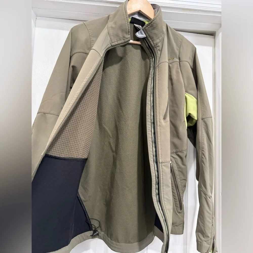 Patagonia Men's Khaki Performance Jacket